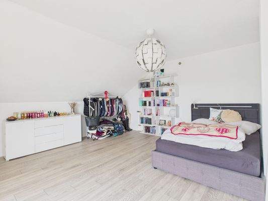 CAM01223G0-PR0176-STILL050