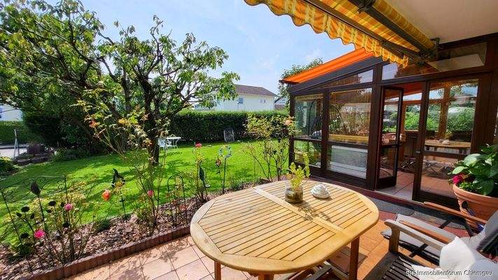 Terrasse mit Wintergarten