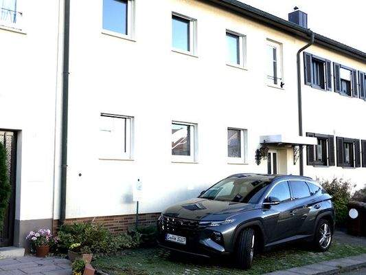 Hauseigener KFZ-Stellplatz Bild 2