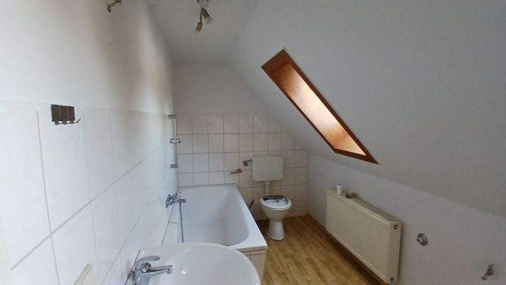 Wohnung 1, Dachgeschoß, Bad