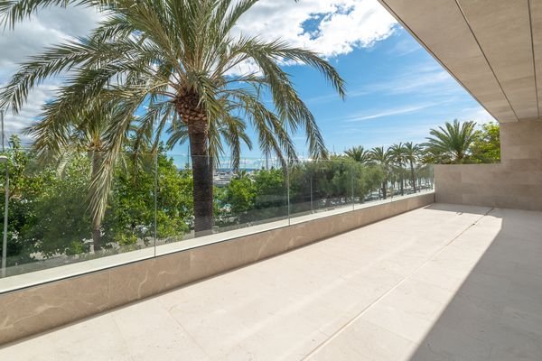 Moderne Neubau-Wohnung mit großer Terrasse am Paseo Maritimo