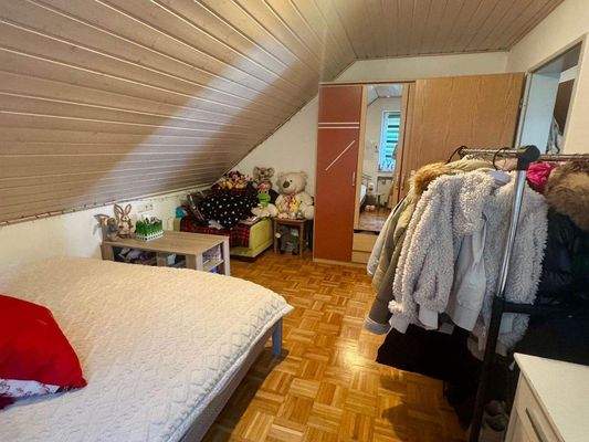 Schlafzimmer DG rechts