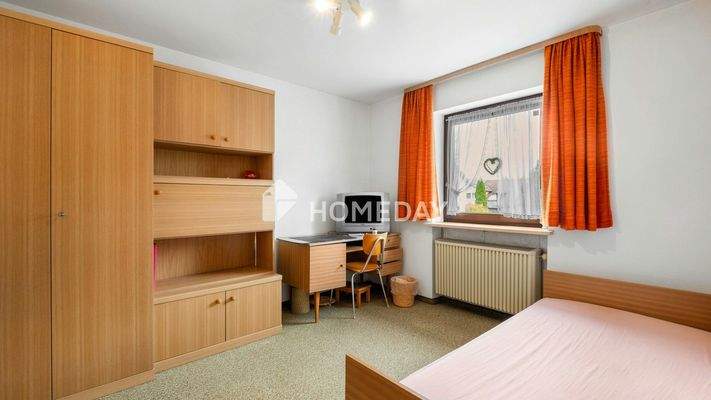 1. OG Schlafzimmer 1