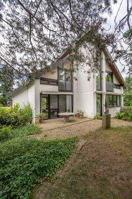 Östliche Terrasse beim Esszimmer