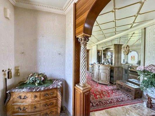 Diele mit Barbereich