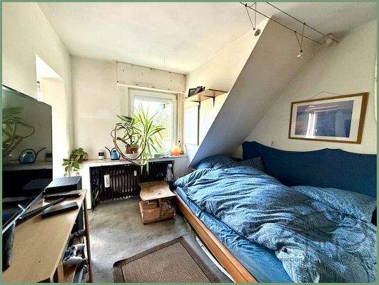 Wohn- & Schlafraum DG hinten rechts