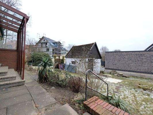 Garten mit Gartenhaus