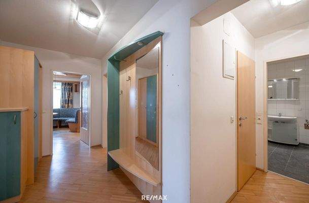 geräumiges Vorzimmer