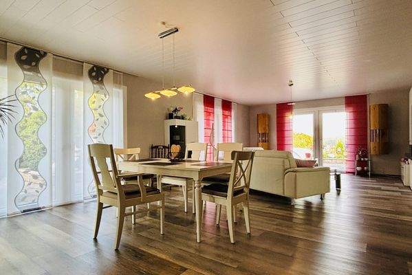 offenes, lichtdurchflutetes Wohnkonzept