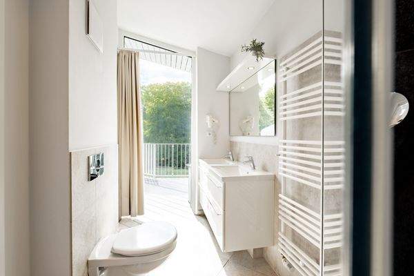 Gut aufgeteiltes Bad