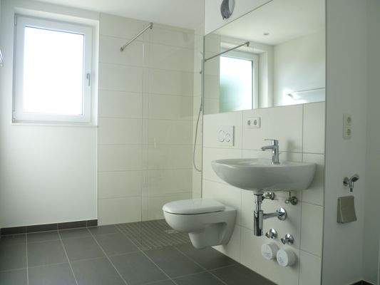 Ebenerdiges Duschbad