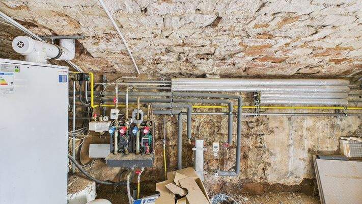 CAM01984G0-PR0499-STILL036