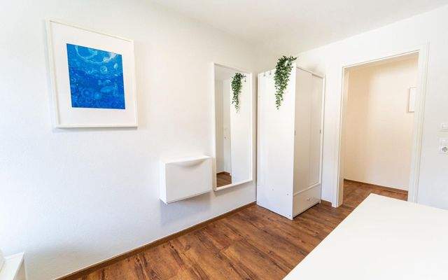 Zimmer 2 WG möbliert mieten Weilimschönbuch Böblingen Tübingen 3.jpeg