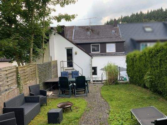 Rückansicht mit Terrassen