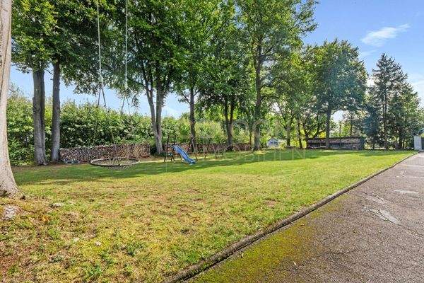 Gartenbereich des großen Grundstückes