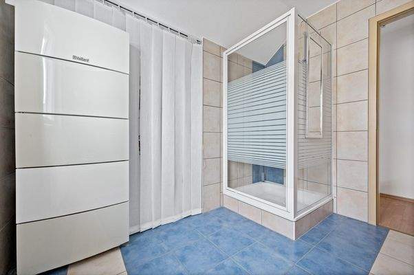 Bad mit Heizung (DG)