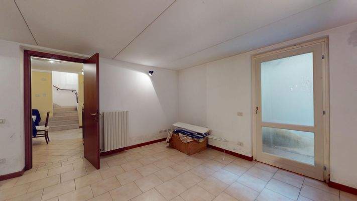 NA-072-10-Villetta-Bifamiliare-con-giardino-e-gara