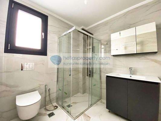 2ee0f3d355b84bc1a5ef1da80db41288-original