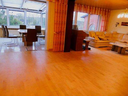 Wohnzimmer EG Wohnung, frei 