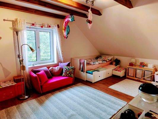 Kinderzimmer 2.jpg