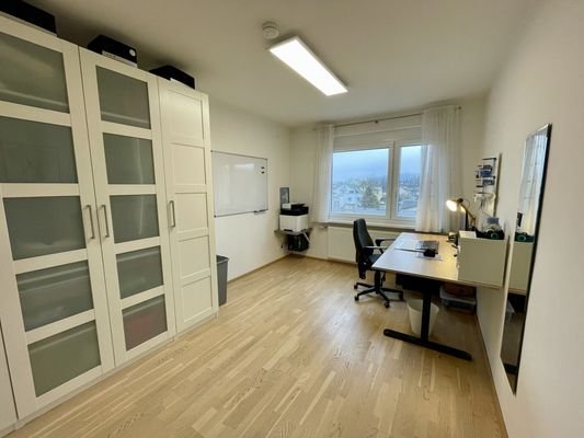 Kompagnon Immobilien Büro / Kinderzimmer