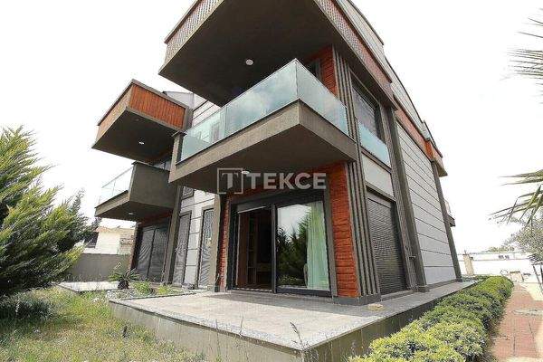 Flat with a Shared Pool Near Golf Courses in Kadriye Antalya