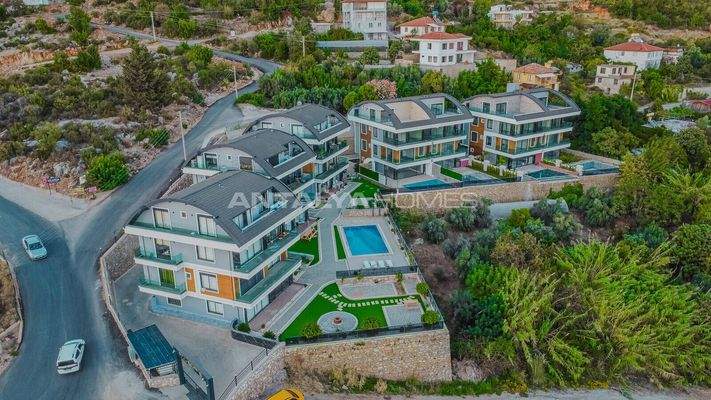 Sea-View Villa with Private Pool in Alanya Tepe