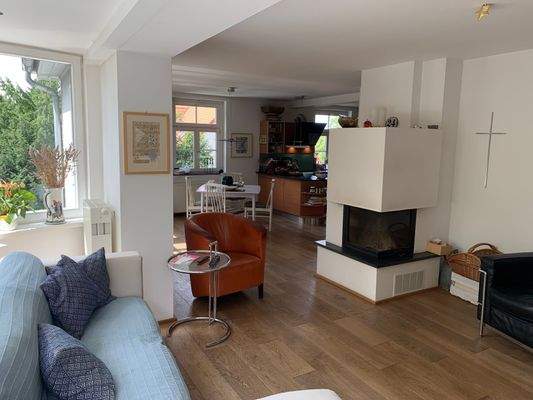 Wohnbereich mit Kamin