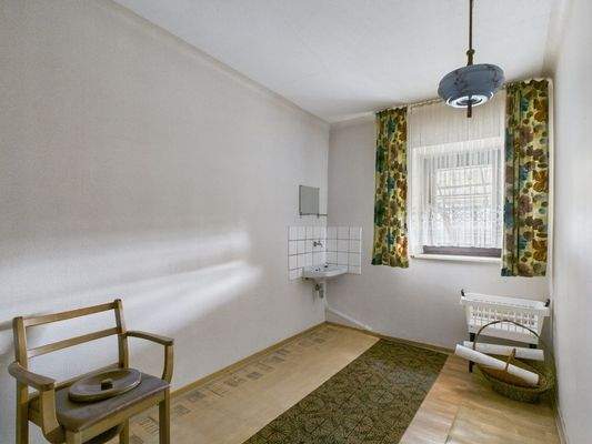 CAM01708G0-PR0081-STILL004