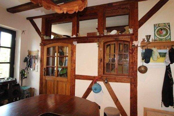 Holzbalkenelement mit Verglasung