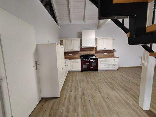 Foto Wohnbereich und Einbauküche 2.jpeg