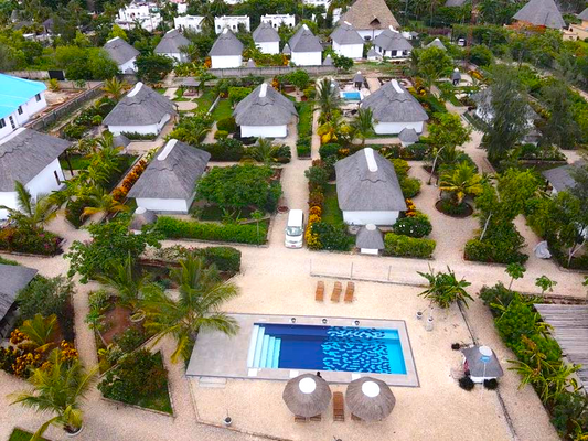 Swimming pool with villas.PNG