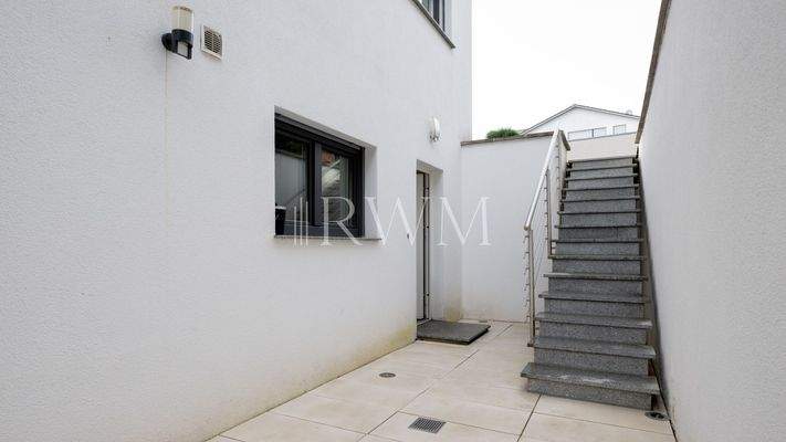 Zugang & Terrasse Einliegerwohnung