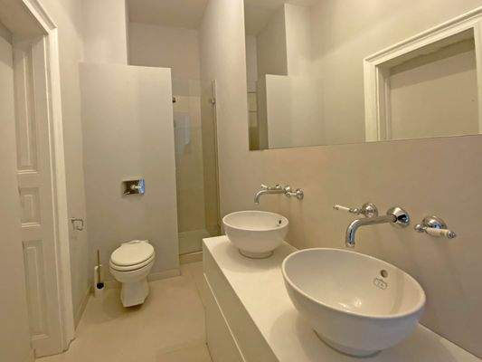 Gäste Badezimmer - Wohnung rechts