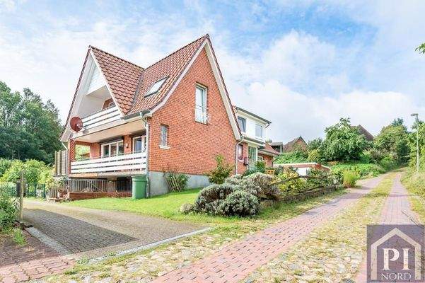 Seitenansicht mit separatem Zugang zum Keller