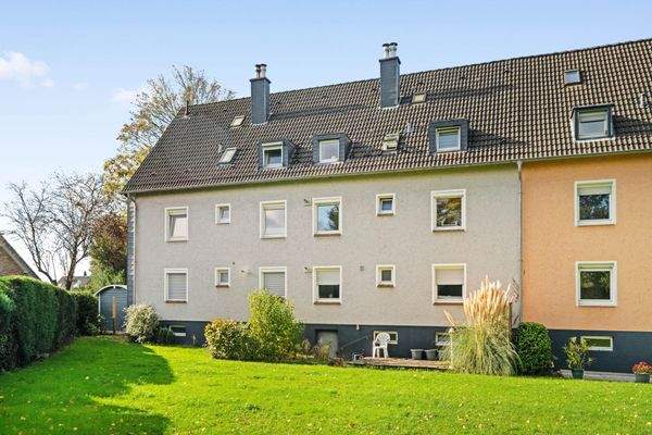 Rückansicht mit Gemeinschaftsgarten