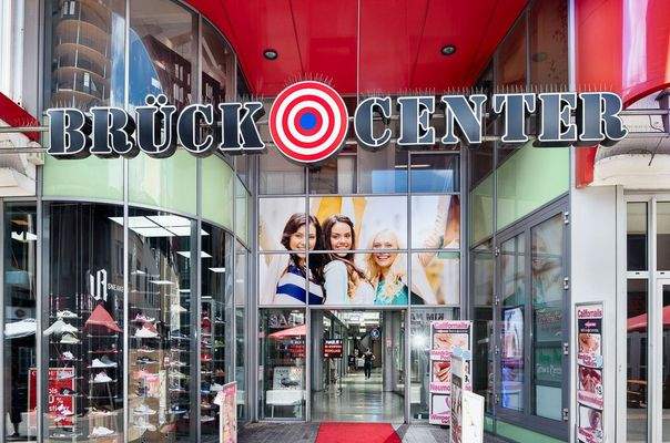 brueckcenter-eingang-web