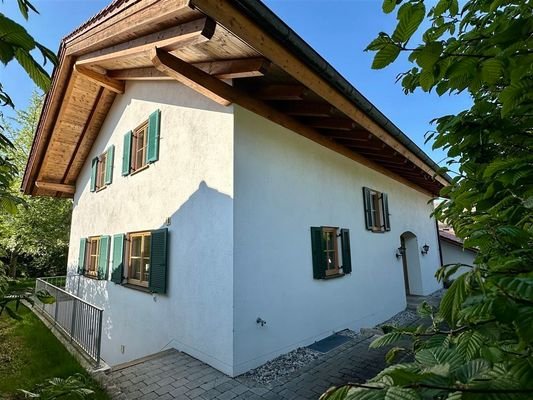 Nord-Ostseite mit Außentreppe
