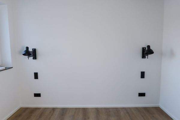 Schlafzimmerwand für Bettanlage.JPG