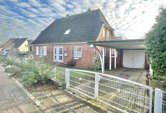 Haus rechte Seite mit Carport