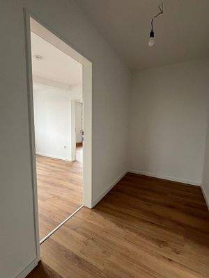 Flur mit großzügigem Abstellbereich