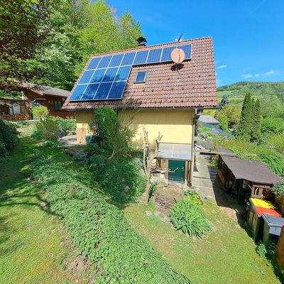 Seitenansicht mit Kellereingang