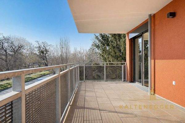 Balkon 17,51 m² mit Blick auf Liesingbach