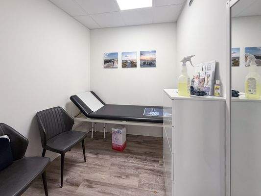 5. Behandlungsraum.jpg