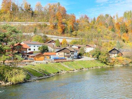 Lage direkt an der Floßlände
