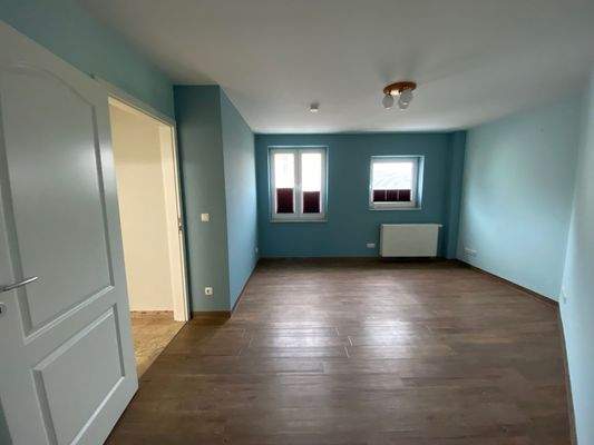 Zimmer 2. OG zur Strasse