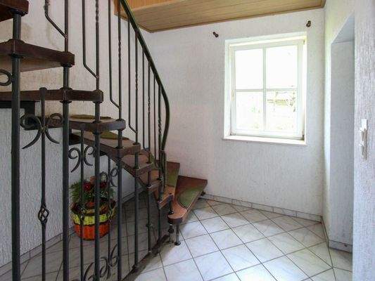 Flur und Treppenaufgang