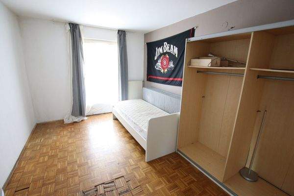 Wohn- und Geschäftshaus in Keutschach-Höflein mit 1.892m² Grundstück und 3 XXL-Garagen Nähe Rauschelesee mit vielen Verwendungsmöglichkeiten!