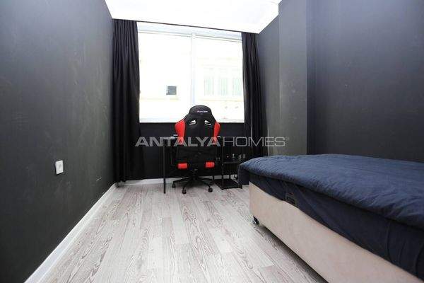 3-Bedroom Flat with Separate Kitchen in Antalya Muratpaşa