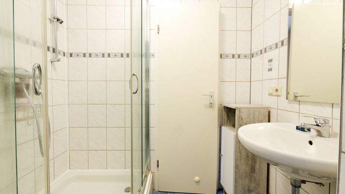 073 2 Bad Dusche (1 von 1).jpg